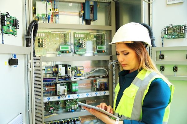 Électricité et services : analyse de l'offre d'elec44