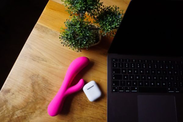 Vibromasseur connecté : avantages et utilisation